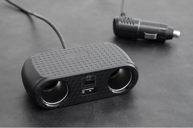 後部座席やセンターコンソールにも！最大PD30W出力、ケーブル型の車載充電器 OWL-CCUCD2C2-BKを発売。