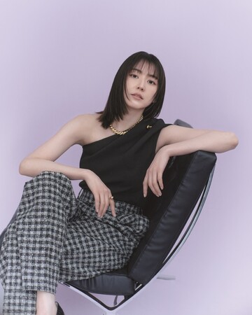 美容誌でまばゆい“美デコルテ”大胆披露 長澤まさみ 2パターン表紙でナチュラル&モードの融合美も