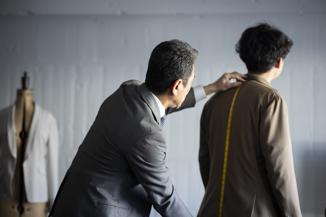 「オーダーメード」好調　紳士服主要7社の営業利益が６％増　スーツ販売は「量より質」重視に