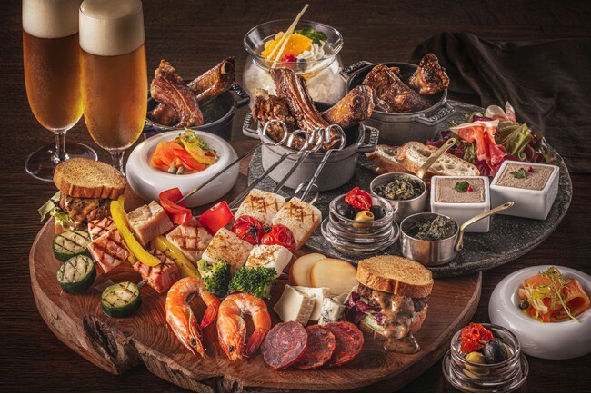 大人のための夏限定ビアフェスタ開催　ホテル最上階の煌めく夜景とキリッと冷えた生ビールを片手にトリュフ香るブリオッシュバンズのミニバーガーや旨み溢れるベビーバックリブを堪能