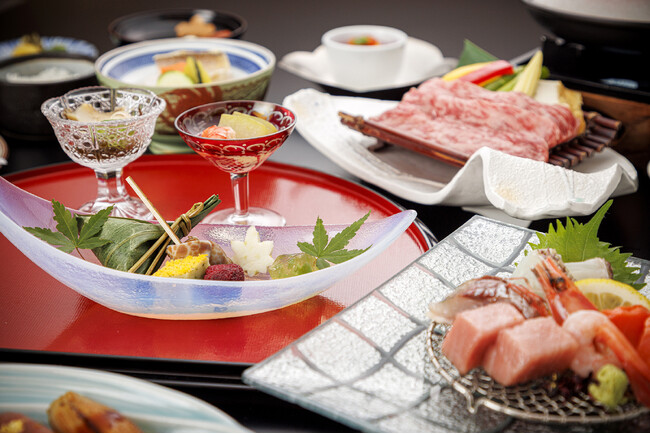 【大江戸温泉物語わんわんリゾート 矢田屋松濤園】夏を楽しむ会席料理がスタート