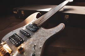 秩父杉ギター(1)