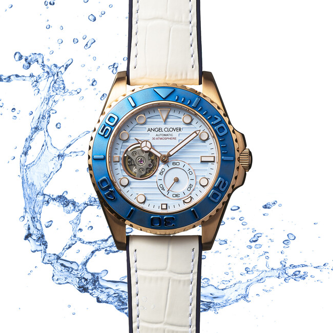 30気圧防水の本格ダイバーズウォッチとして人気を博す「SEA CRUISE AUTOMATIC＜シークルーズオートマティック＞」に待望の新色が発売！ウォーターサイドが抜群に似合う “サマーブルー”。