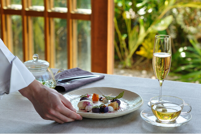 【星のや沖縄】20種以上の紅芋の個性を探求する、奥深き“紅芋”の世界を巡るデザートコース提供
