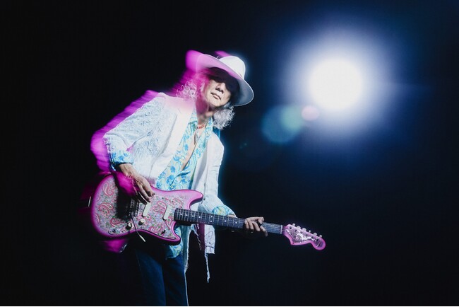 日本ロック界のレジェンド ギタリスト Charの新シグネイチャーモデル『Char Mustang(R) Pink Paisley』2025年7月4日（金）に発売