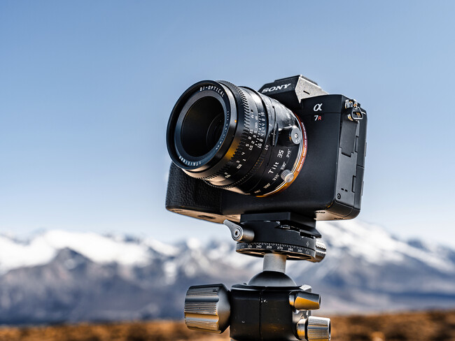 銘匠光学 TTArtisan Tilt 35mm f/1.4 C 販売開始