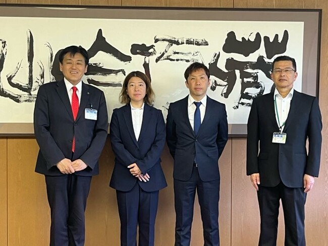 埼玉県所沢市 小野塚 勝俊市長を表敬訪問 女子デフフットサル代表選出を報告