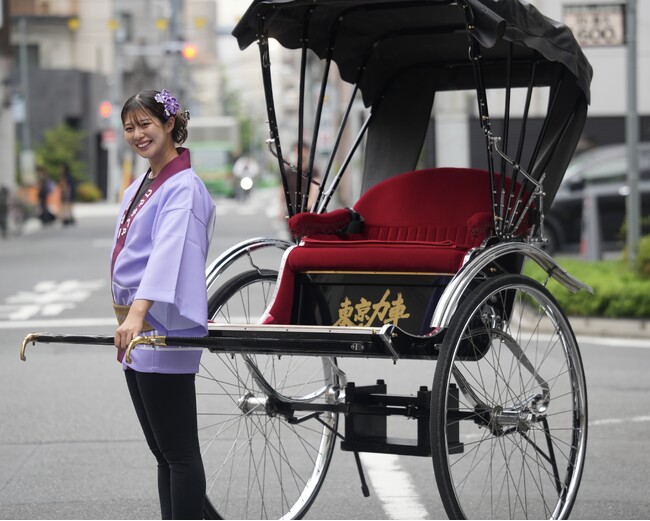 東京力車が創業100周年の浅草コマチヘアを全力応援！女性俥夫が公式アンバサダーに就任、特別コラボで老舗の節目を盛り上げる
