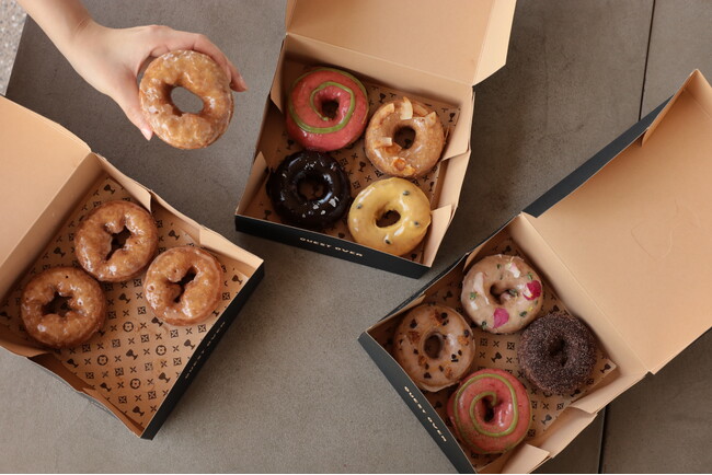 ＜関西初上陸＞ハワイ・カウアイ島発のタロイモドーナツ専門店 Holey Grail Donuts（ホーリー・グレイル・ドーナツ）阪急うめだ本店 ハワイフェア2025 に初登場！