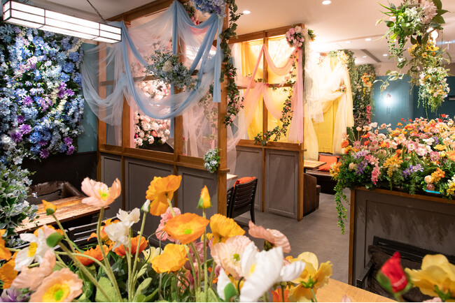 【新宿ランブータン｜リニューアル☆第一弾】新宿のアジアンリゾート空間に、色鮮やかなフラワーエリアが登場！