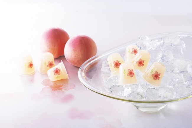 【受賞】第28回全国菓子大博覧会・北海道において、「プチ完熟白桃ぜりー8個入」が最高位である「名誉総裁賞」を受賞しました。