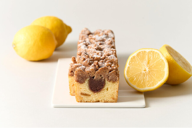 夏の手土産に、暑い夏でも楽しめる“溶けないチョコレート”の贈り物。Minimalより、善兵衛農園の木熟レモンをまるごと使った季節限定ガトーショコラ登場。