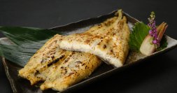 ＜土用丑の日に新風＞137年の伝統と革新が織りなす新商品「鰻味噌漬け」を6/12よりオンラインストアにて販売開始