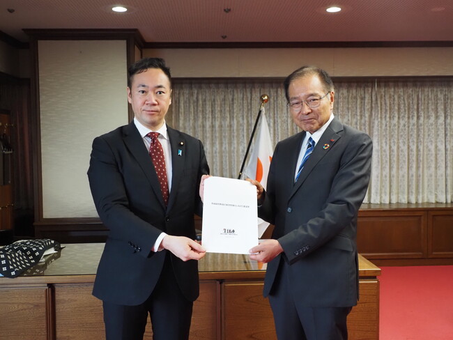 鈴木馨祐法務大臣へ 「育成就労制度の実効性強化に向けた要望書」を手交しました