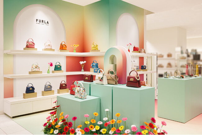 フルラが期間限定ポップアップ ストア 「FURLA 1927」 を伊勢丹新宿店本館1階にオープン