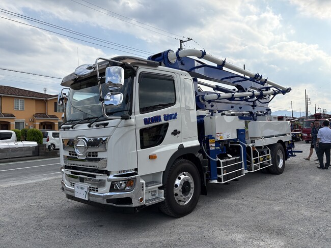 小澤総業株式会社、極東開発工業の最新鋭ポンプ車「ピストンクリートPY120B-26D」を導入