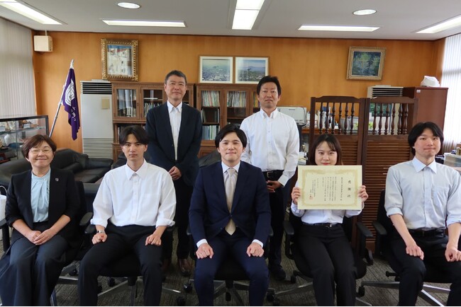 【鹿児島高専】消波ブロック模型実験装置が土木教育向上に貢献したとして国土交通省九州地方整備局より感謝状が贈呈されました