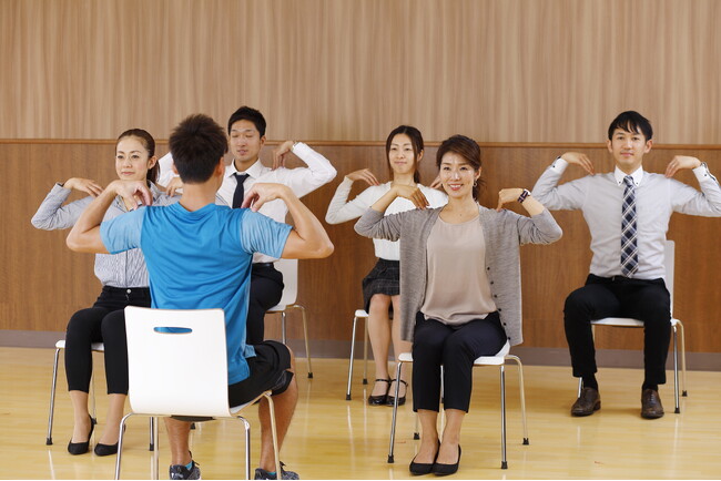 「肩こり・腰痛エクササイズ」プログラム提供開始
