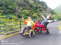 歩けなくても大丈夫！足こぎ車いす“COGY”で3世代家族旅行を！ユニバーサルツーリズム体験サービス「COGYライド」　全国事業者募集 オンライン説明会を6/23～7/5開催