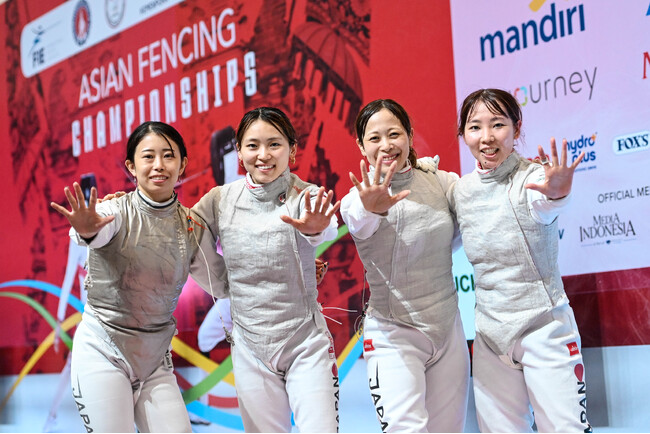 【フェンシング】アジア選手権（インドネシア/バリ）女子フルーレ団体で金メダル獲得！