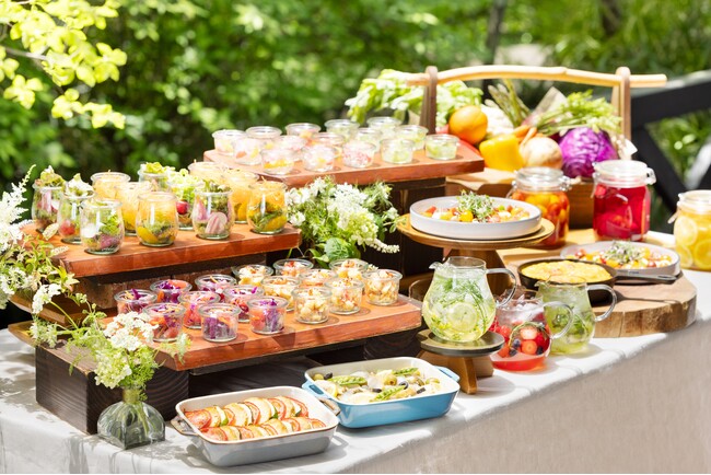 【軽井沢ホテルブレストンコート】開業30周年記念！「ブルターニュ風クレープと彩り野菜のビュッフェ朝食」を期間限定で一般提供開始