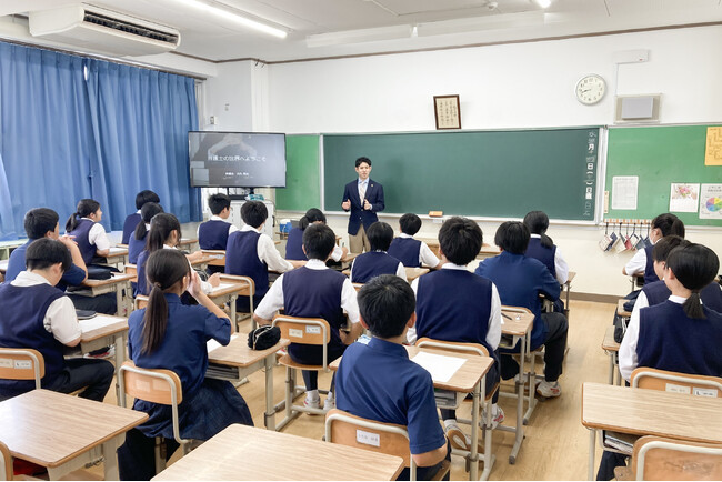『異議あり！』は言わないの？弁護士が中学校で本音トーク