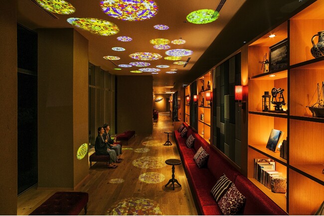 【界 雲仙】世界文化遺産「大浦天主堂」の修復ガラスの光で彩る長崎レトロな夜「和華蘭ラウンジ」オープン