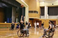 【佛教大学にパラリンピック出場経験のある選手を招いてパラスポーツイベント】 佛教大学バスケットボール部（車いす部門）主催で交流大会「第 1 回佛大 CUP 」を開催