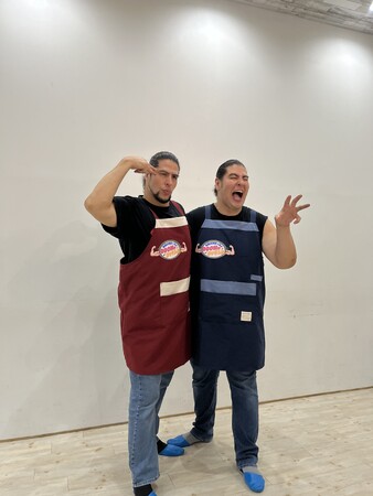 【取材風景をちょい見せ】DOOMな料理姿にキュン(ハート)斉藤ブラザーズの取材風景を公開！「月刊スカパー！」2025年7月号が6月24日（火）に発売！