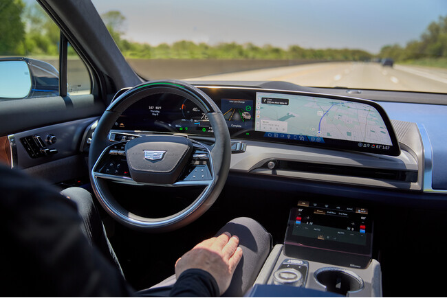 ENVISICS POWERING AUGMENTED REALITY ON CADILLAC VISTIQ 英・エンビジックス社　拡張現実 (AR) 最新世代ヘッドアップディスプレイを開発