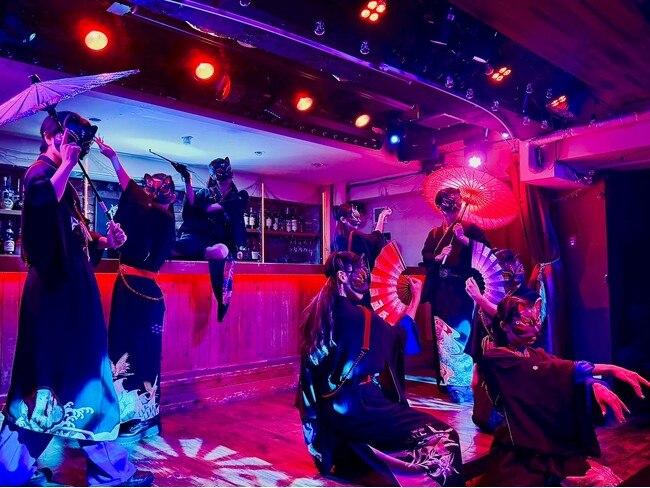 バーテン全員がプロダンサーの顔を持つエンタメバー「傷ついたダンサーが集まるBARキズキ」　“和”と“洋”が交差する新たなストリートダンスショー『宮益維新』開催