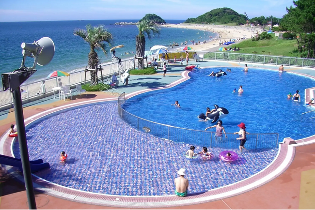 プールもビーチも温泉も楽しみつくせ！　最高の夏休みの思い出をつくろう！　休暇村志賀島ではプール・海水浴場が7月12日よりオープン