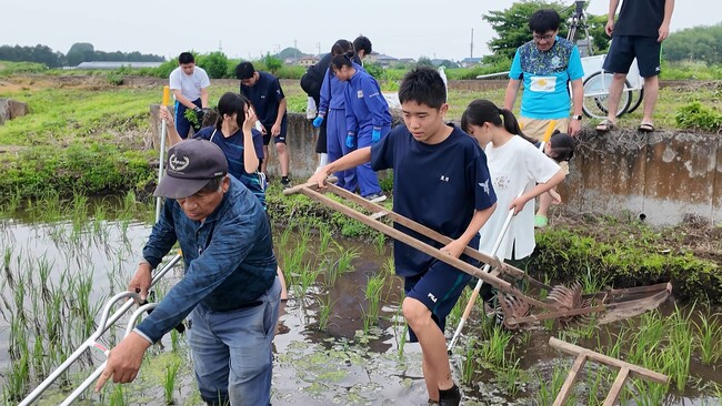 米作り体験で「汚れるのが楽しい！」町工場が高校生18名が創る探究学習 ー 斬新なPR案を続々発表