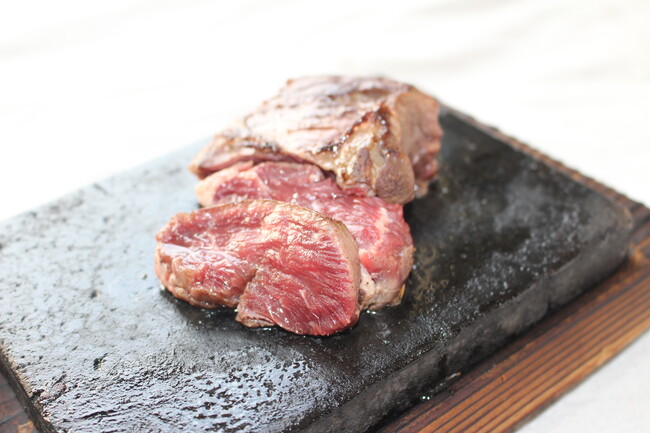 開発期間５年！創業当時から開発し続けた「やわらかワンダーステーキ」がいよいよ１０００円（税抜）で販売開始！