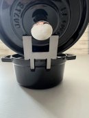重たい鍋ふたもしっかり置けます