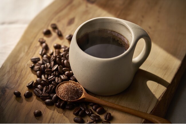 いつものコーヒーで、大人女性を優しくケア。40代から始める「C COFFEE EQUOL & ISOFLAVONES」発売