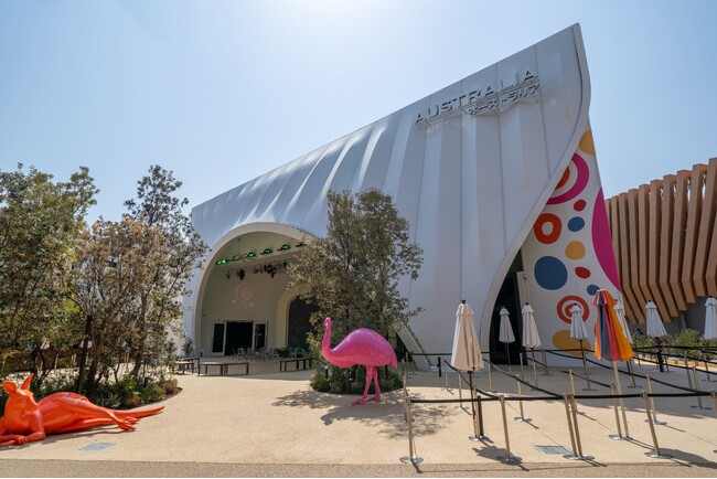 大阪・関西万博オーストラリアパビリオンに恐竜がやってくる！　　　7月3日(木)～7月13日(日)に恐竜パフォーマンスショーを開催！