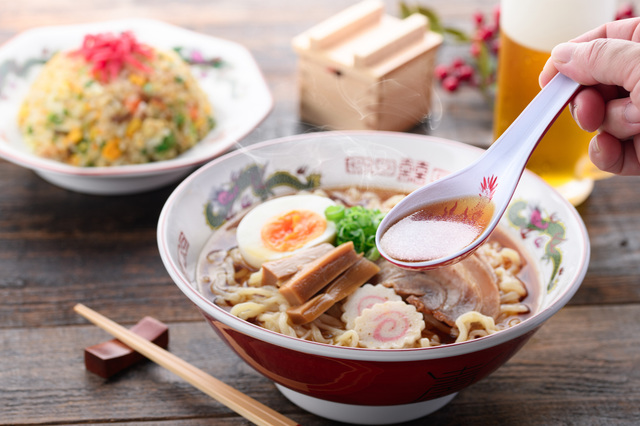 ラーメン店市場、2024年度は7900億円　10年前の1.6倍に拡大　主要チェーンの店舗数は6200店規模、過去10年で最多