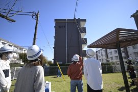 過去に行われた神奈川県厚木市緑ヶ丘団地での活動の様子(プレプロジェクト)撮影：都筑写真事務所
