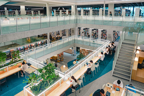 青山学院大学、学生の主体的な学びに向けて AI を活用した富士通 Japan の図書探索サービスを運用開始