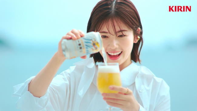 「キリン一番搾り(R)　ホワイトビール」新TVCM　小芝風花さん、堤真一さんのお知らせに歓喜の声！新TVCM「堤さんからの手紙 大反響」篇　2025年7月7日（月）より順次放映開始