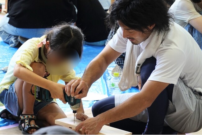 小さな手で、大きな学びを～20年以上続く『親子木工教室』が今年の夏も開幕します～