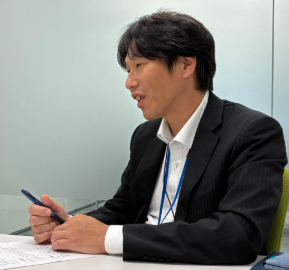 株式会社ワールドコーポレーション、株式会社タクマと連携し、プラント施工管理として新卒採用したネパール出身の人材3名を派遣。