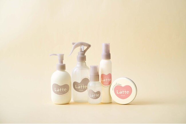 親子で一緒に使える「ｍa＆ｍe Latte(マー＆ミー ラッテ)」から繊細な髪と肌にもっと寄り添う「アウトバスヘアケア」リニューアル！全品“３つの無添加“で わたしにも、こどもにも、うれしい。処方設計
