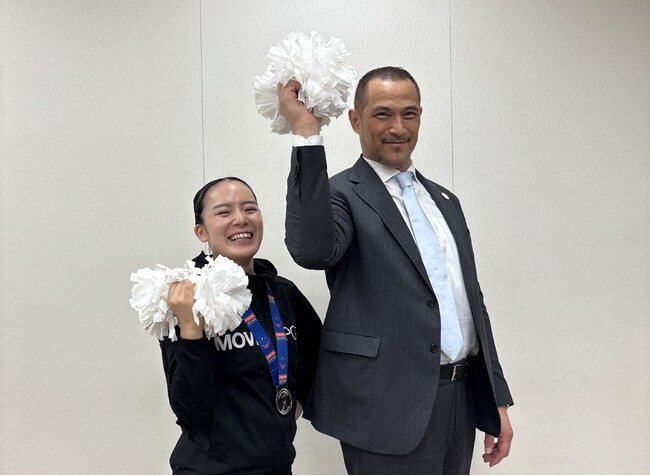 室伏広治スポーツ庁長官をチアリーディング・パフォーマンスチア日本代表が表敬訪問
