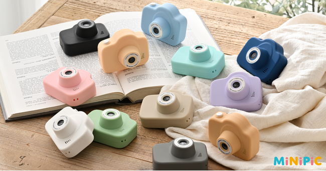 国内メーカーのキッズカメラにおける市場調査で3冠達成！『MiNiPiC（ミニピク）』が【売上】【販売数】【シェア】の部門で1位を獲得