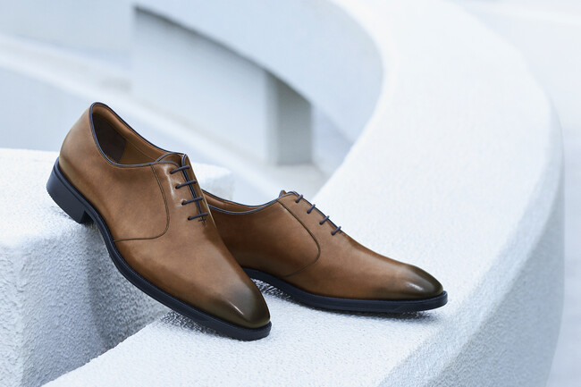 機能性ドレスシューズが次のステージに。履き心地とデザインを進化させた最新モデル「RUNWALK 7」誕生！