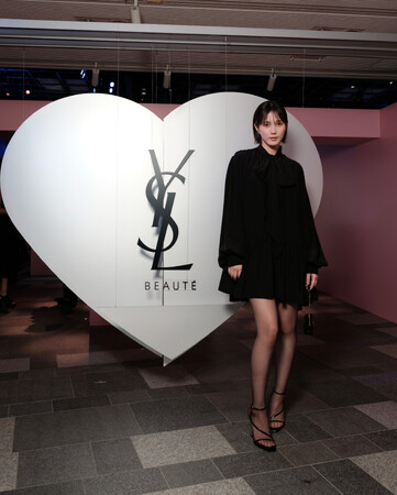 「YSL ラブシャイン」のポップアップイベント「YSL BEAUTY LOVE GAME TOKYO UNDERGROUND」に、本田翼、藤田ニコル、窪塚愛流、長濱ねる、ミチら豪華ゲストが来場。