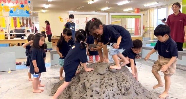 遊びが育てる“生きる力”。園児の英語×非認知能力を育む体験学習！世界の教育トレンドに対応する英語の保育園「アライブインターナショナルスクール」