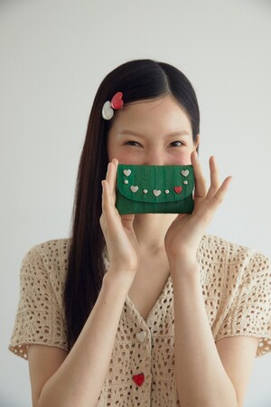 “可愛い”だけじゃない。愛もサステナブルも手に入るカードホルダー